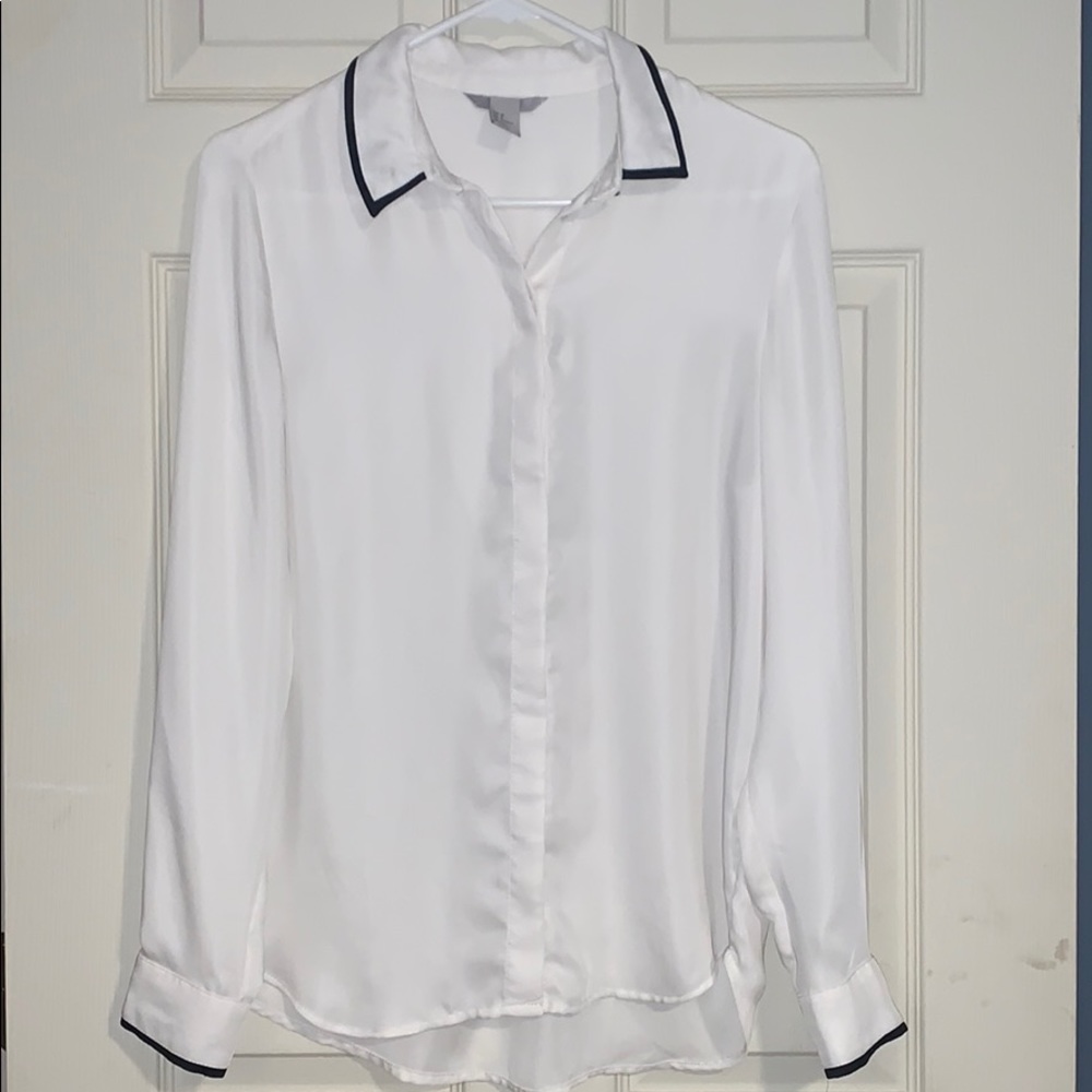 Button up long sleeve white blouse